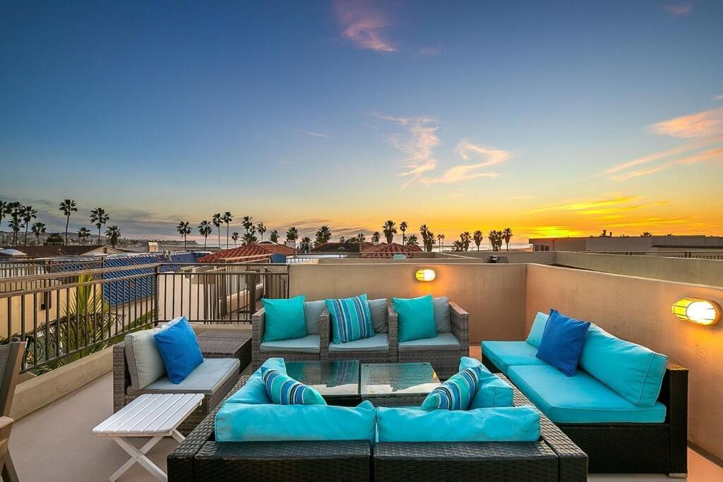 Stunning South Mission Home With Private Rooftop & Ocean Views! サンディエゴ エクステリア 写真