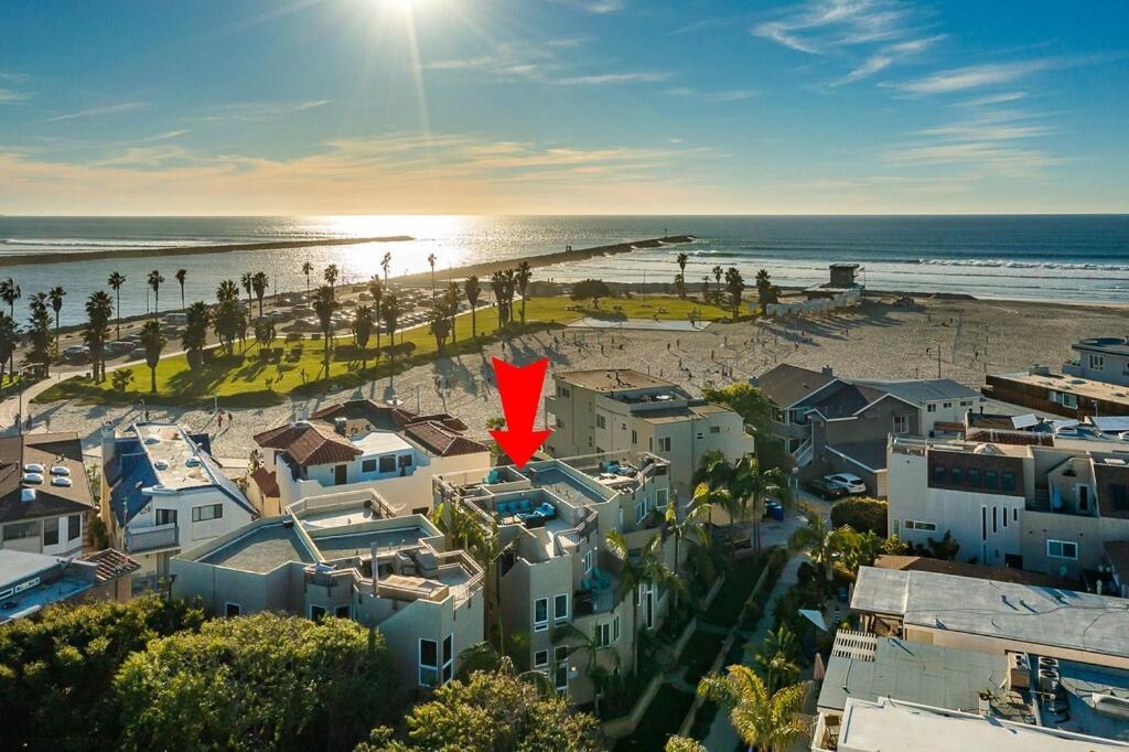 Stunning South Mission Home With Private Rooftop & Ocean Views! サンディエゴ エクステリア 写真