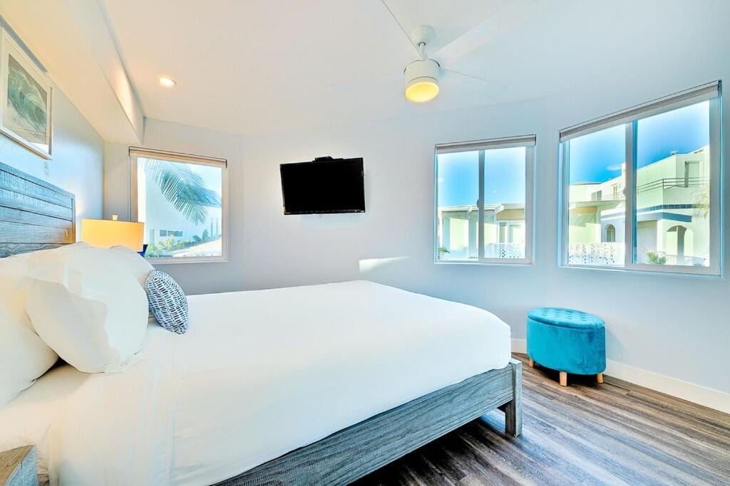 Stunning South Mission Home With Private Rooftop & Ocean Views! サンディエゴ エクステリア 写真